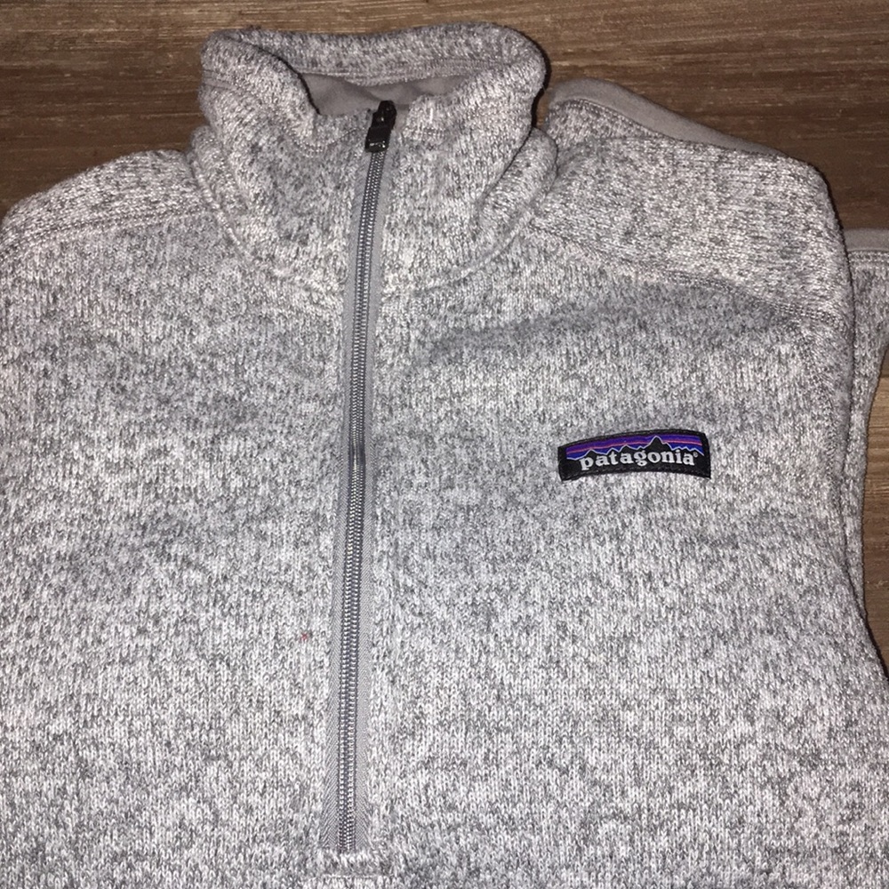 gray patagonia quarter zip sweater!